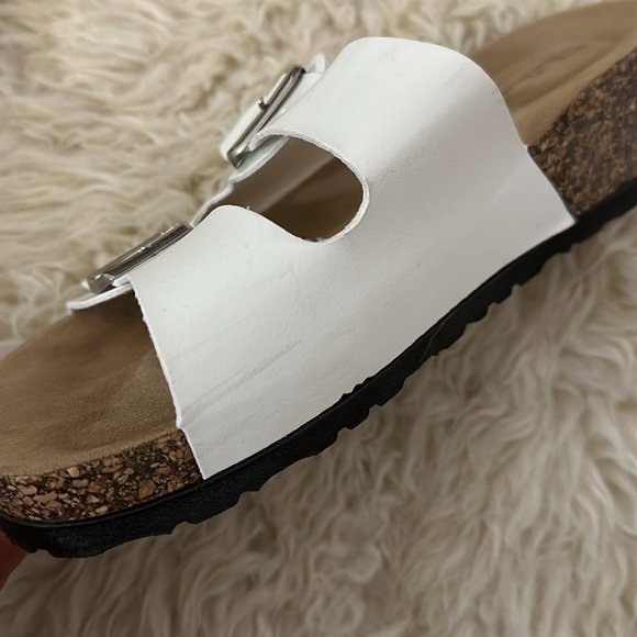 Sandals - Picture 4 of 4